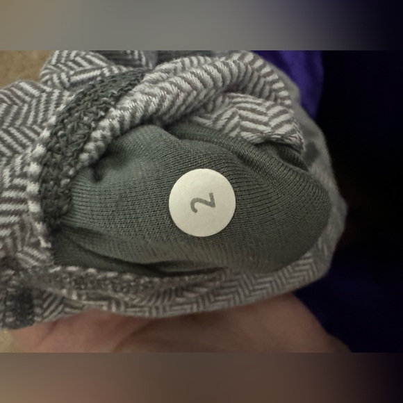 Lululemon size 2 leggings - Picture 4 of 5